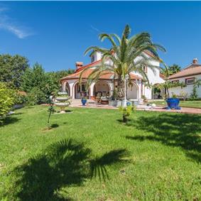 4 Bedroom Villa with Pool and Annex near Porec, Sleeps 8